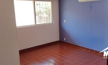 SE VENDE AMPLIA  CASA EN FRACCIONAMIENTO BUGAMBILIAS $3,000,000.00