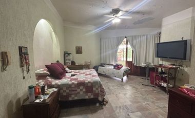 TERRENO CON CONSTRUCCION TIPO QUINTA VILLAHERMOSA