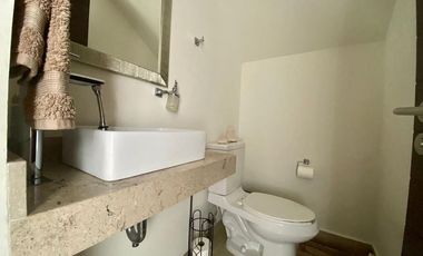 CASA EN RENTA EN JARDINES DEL COUNTRY