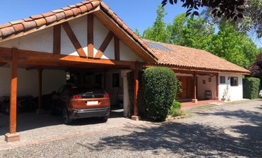 Se Vende Casa Chilena en parcela de agrado, Condominio Sant