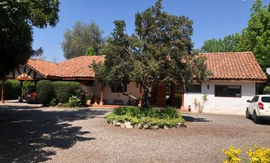 Se Vende Casa Chilena en parcela de agrado, Condominio Sant