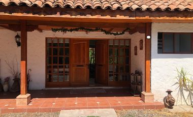Se Vende Casa Chilena en parcela de agrado, Condominio Sant