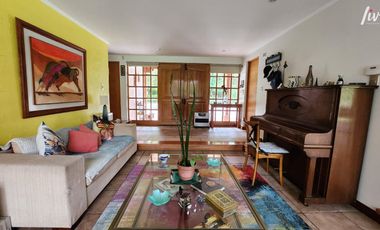 Se Vende Casa Chilena en parcela de agrado, Condominio Sant