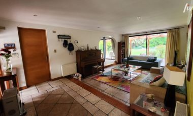 Se Vende Casa Chilena en parcela de agrado, Condominio Sant