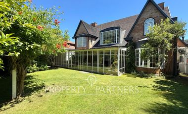 La Alhambra amplia casa estilo Georgian