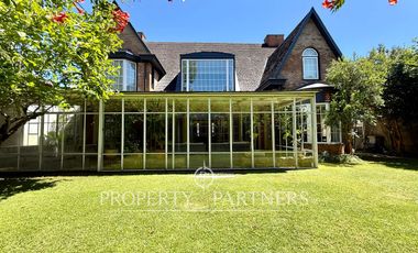 La Alhambra amplia casa estilo Georgian