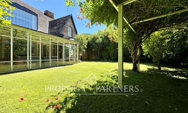 La Alhambra amplia casa estilo Georgian