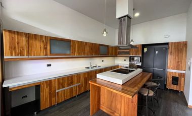 Casa  en venta poblado