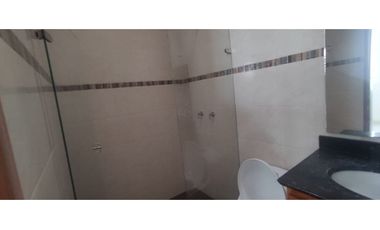 Casalote en conjunto de 450 M2 en 595 mill en La Mesa Cund, COL