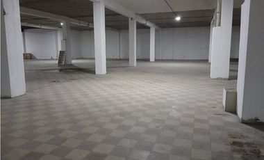 Se Alquila Local en Via España 1430 Mtrs