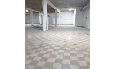 Se Alquila Local en Via España 1430 Mtrs