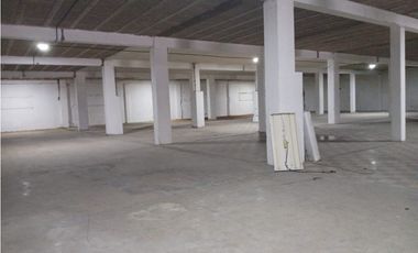 Se Alquila Local en Via España 1430 Mtrs