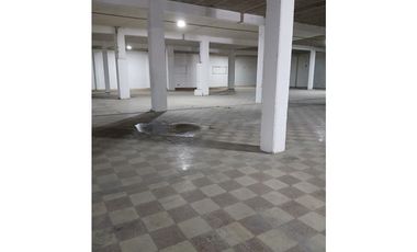 Se Alquila Local en Via España 1430 Mtrs