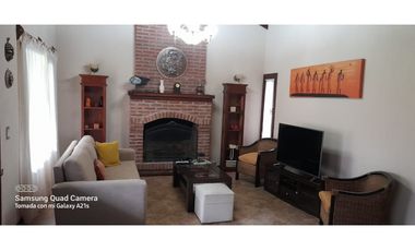 Hermosa casa en Pinamar con pileta  LIBRE 1º ENEY 1º FEB