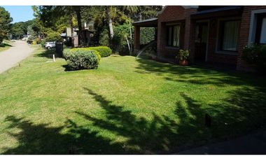 Hermosa casa en Pinamar con pileta  LIBRE 1º ENEY 1º FEB