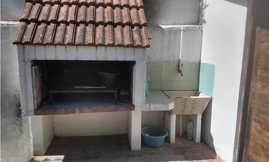 CHALET + DEPARTAMENTO A 3 CUADRAS DEL MAR