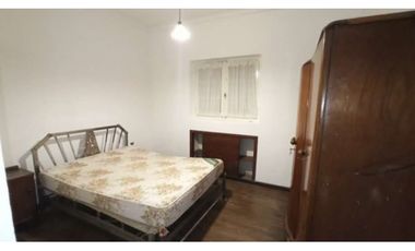 En venta amplia propiedad (Casa + PH) en lote propio.