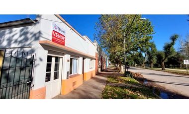En venta amplia propiedad (Casa + PH) en lote propio.