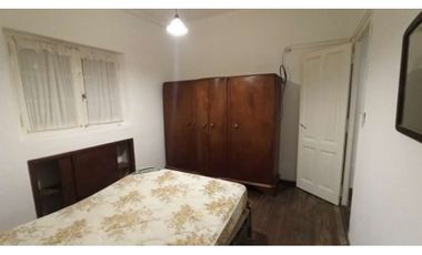 En venta amplia propiedad (Casa + PH) en lote propio.