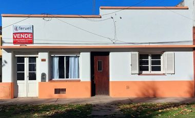 En venta amplia propiedad (Casa + PH) en lote propio.
