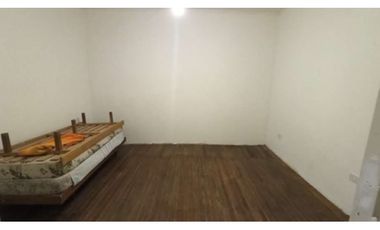 En venta amplia propiedad (Casa + PH) en lote propio.