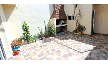 Venta Casa 3 dormitorios Microcentro. Apta Credito