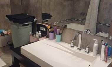 Casa con Departamento en venta en Quilmes Este
