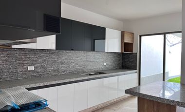 Casa en Fraccionamiento en Real del Puente Xochitepec - ROQ-1250-Fr