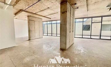 Local Comercial en Arriendo en Avda Vitacupa / Paul Claudel