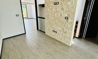 Preciosa casa en venta minimalista en Residencial Cumbres - Zona Monte Magno