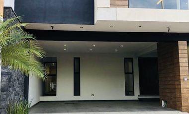Preciosa casa en venta minimalista en Residencial Cumbres - Zona Monte Magno