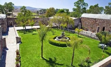 Terreno en Venta en Hacienda Real 1800