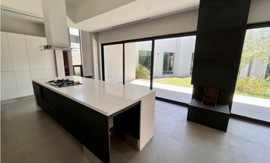 Casa en venta de un piso, zona exclusiva en Cd. Juarez