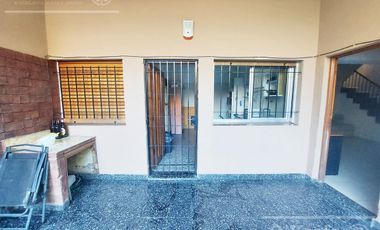 Casa 4 ambientes en venta en  Quilmes