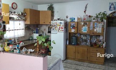Casa 2 dormitorios en Pérez