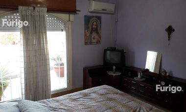 Casa 2 dormitorios en Pérez