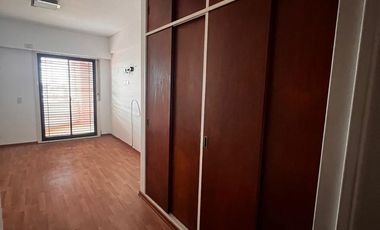 Departamento 4 ambientes con cochera en venta - Quilmes centro