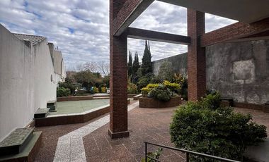 Departamento 4 ambientes con cochera en venta - Quilmes centro