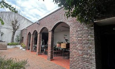 Departamento 4 ambientes con cochera en venta - Quilmes centro