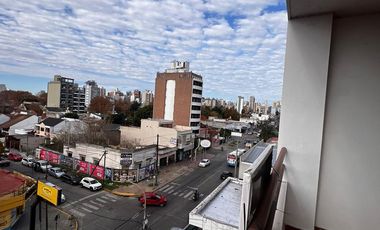 Departamento 4 ambientes con cochera en venta - Quilmes centro