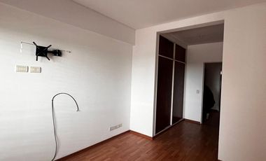 Departamento 4 ambientes con cochera en venta - Quilmes centro