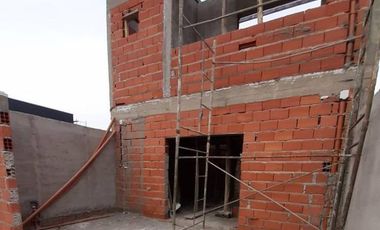 Venta de duplex a estrenar, amplio ,con hermoso patio