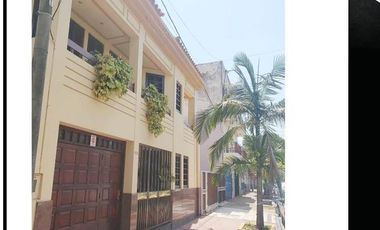 HERMOSA CASA 4 DORMITORIOS QUINCHO Y JARDIN
