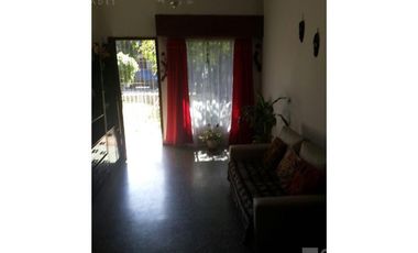 Casa en Temperley Este - Escucha Ofertas