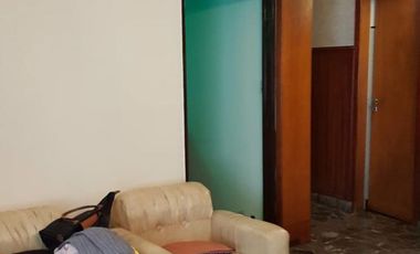 Casa en venta - 2 Dormitorios 2 Baños - 200Mts2 - Liniers