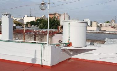 Casa en venta - 2 Dormitorios 2 Baños - 200Mts2 - Liniers