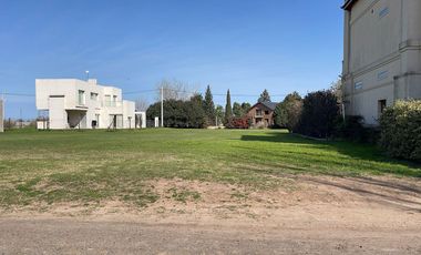 Venta Terreno en  La Chacra Barrio Privado