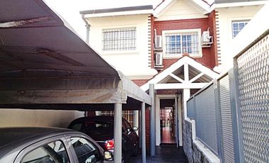 VENTA DÚPLEX 4 AMBIENTES EN CARAPACHAY