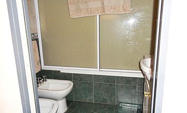 VENTA DÚPLEX 4 AMBIENTES EN CARAPACHAY