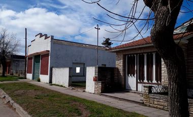 Casa en venta - 3 Dormitorios 2 Baños 4 Cocheras - 600Mts2 - Mechongue